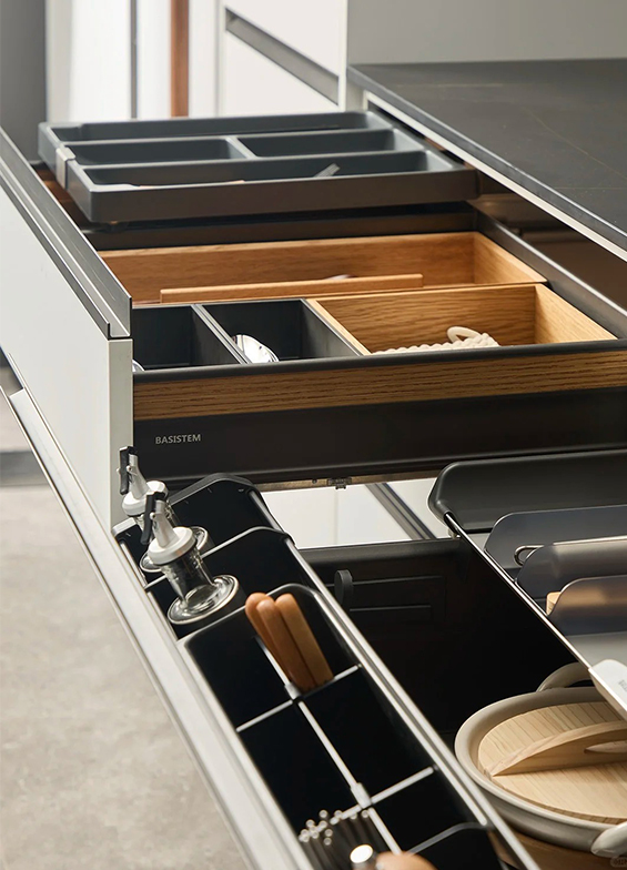 Dish Pull-out Basket