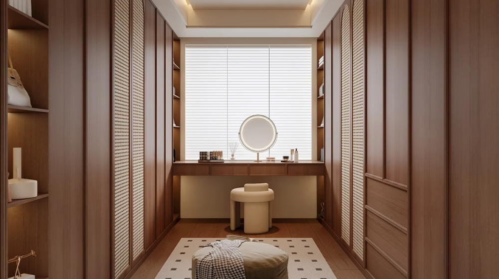 Symmetrical walk-in style