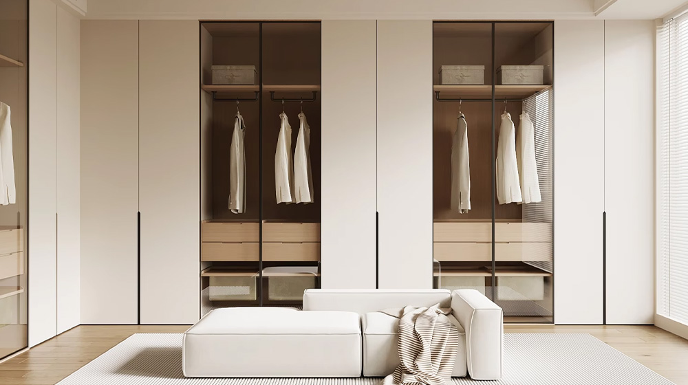 Symmetrical glass style